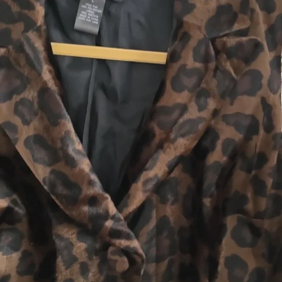 INC Womens Faux Fur Vest. Size L - Picture 4 of 7